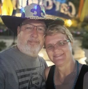 Meet your Posher, Holly